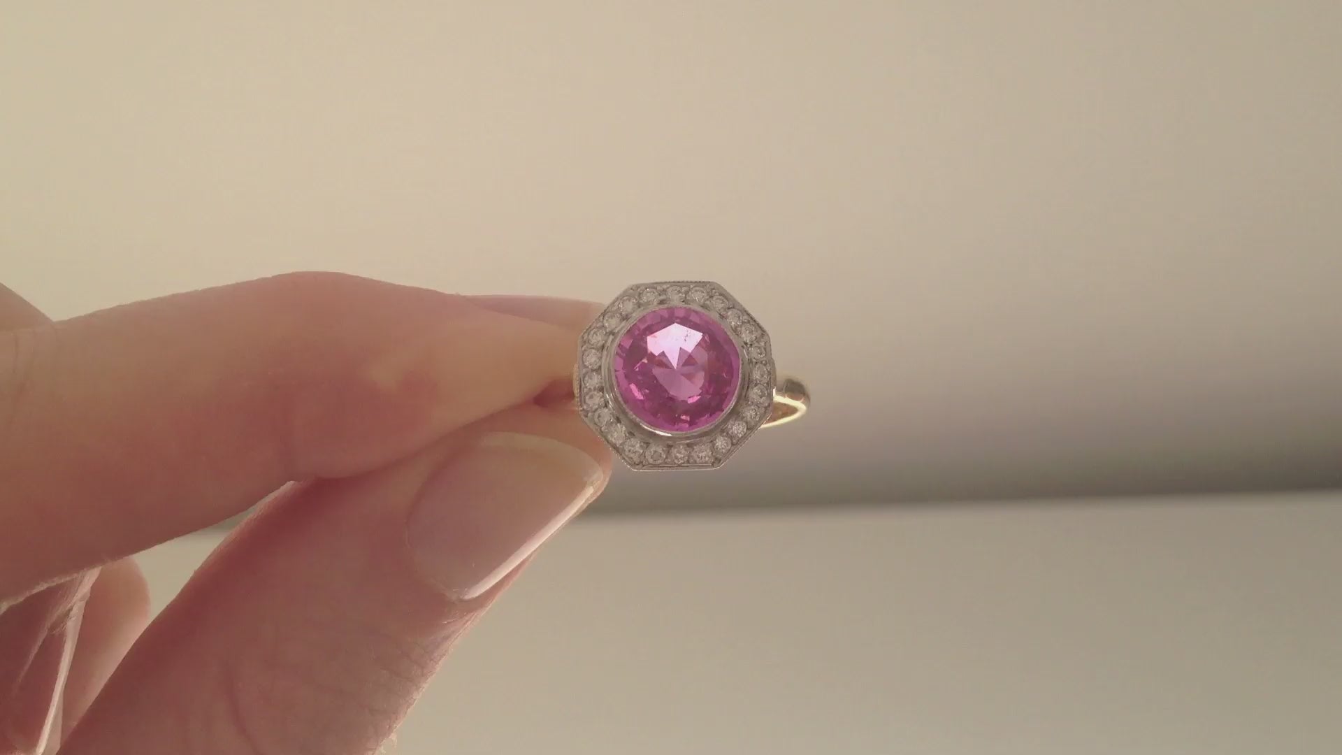 Stunning Art Deco Style pink Sapphire ring in 18ct